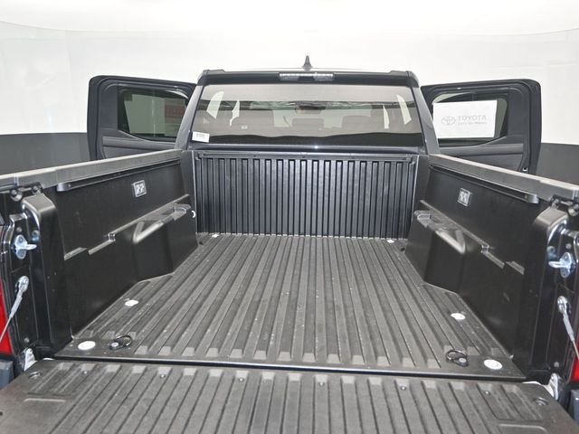 Used 2025 Underground Toyota SR5 image 13
