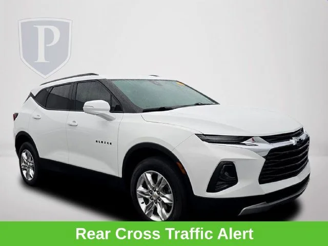 Used 2022 SUMMIT WHITE Chevrolet LT image 2