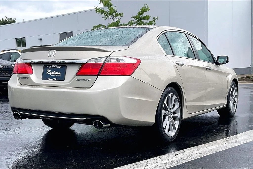 Used 2013 Beige Honda Sport image 12