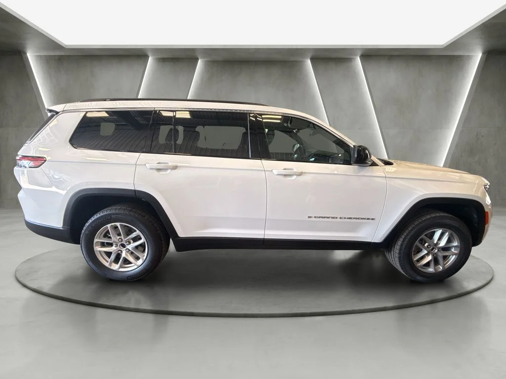 New 2026 Bright White Clearcoat Jeep Laredo image 7