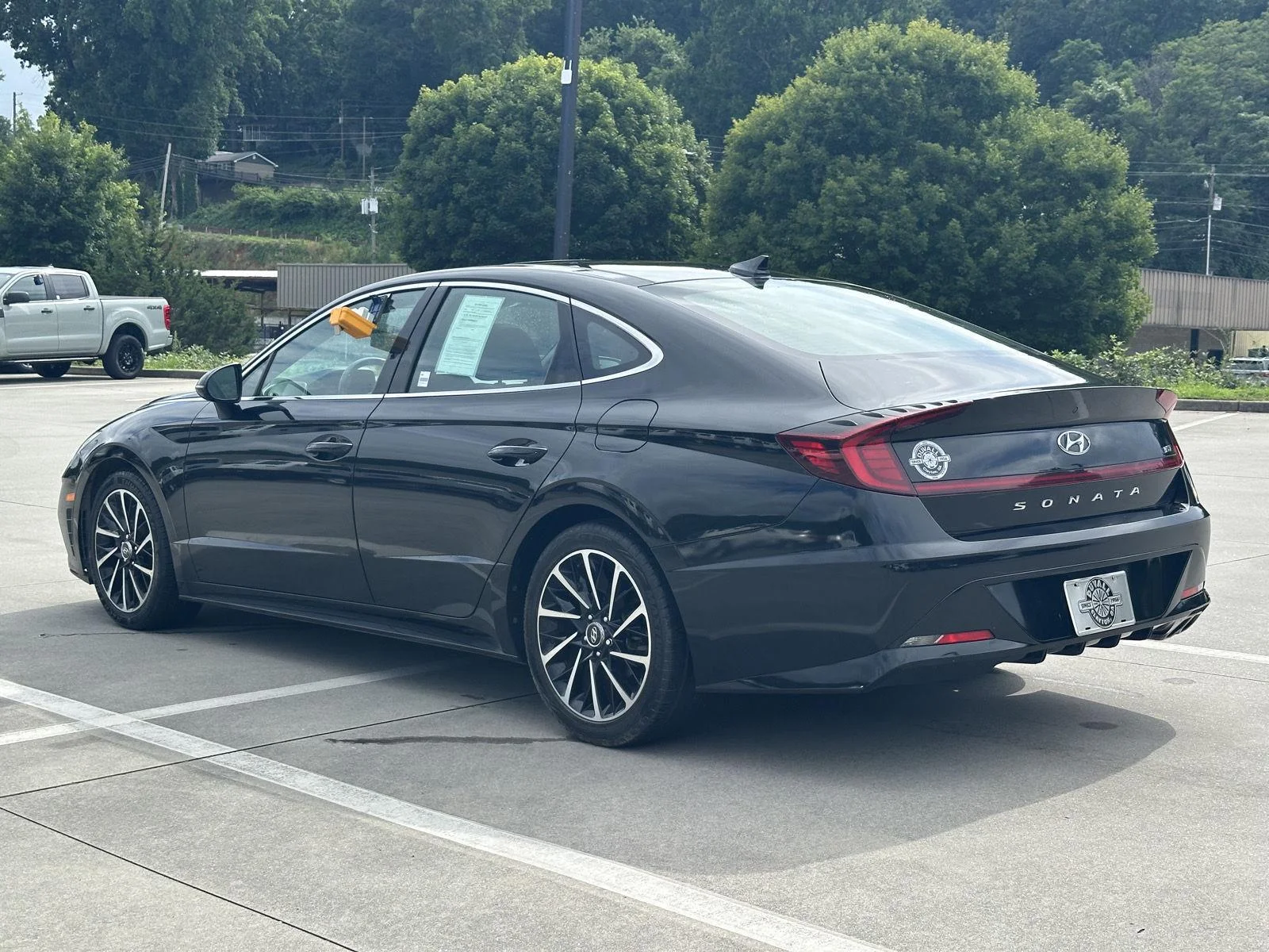 Used 2020 Phantom Black Hyundai SEL Plus image 5