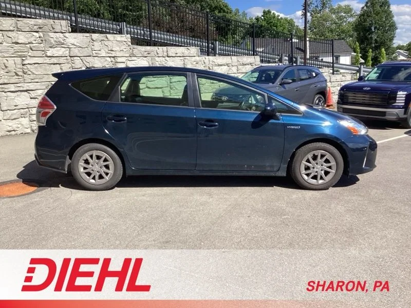 Used 2017  Toyota Four image 8