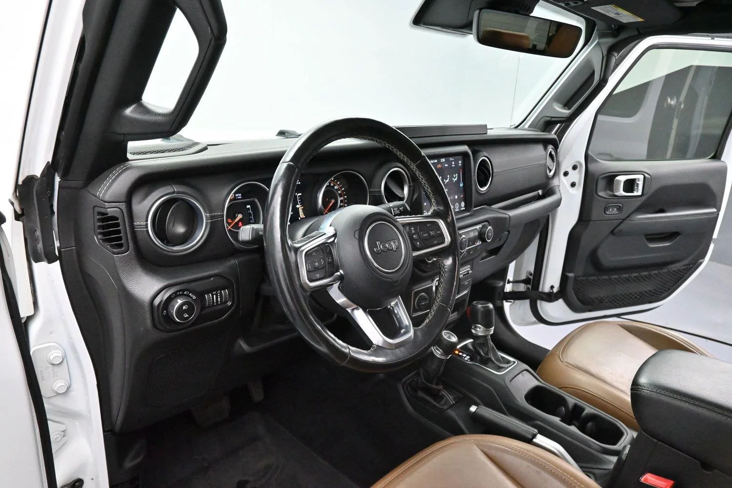 Used 2020 Bright White Clearcoat Jeep Overland image 13