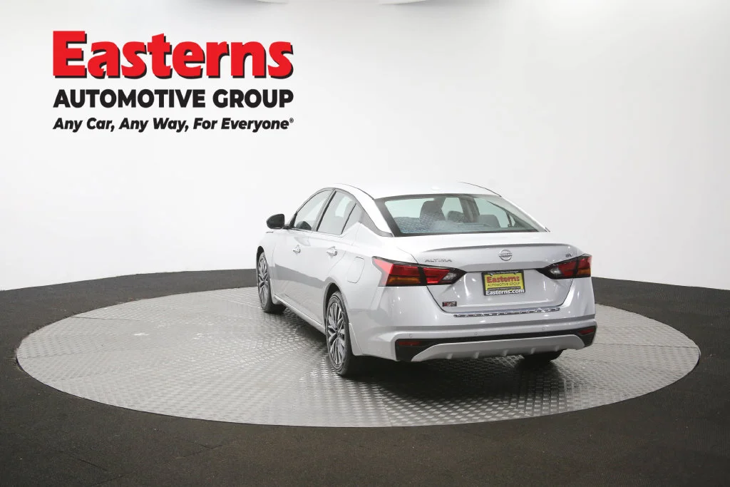 Used 2023 Silver Nissan 2.5 SV image 66