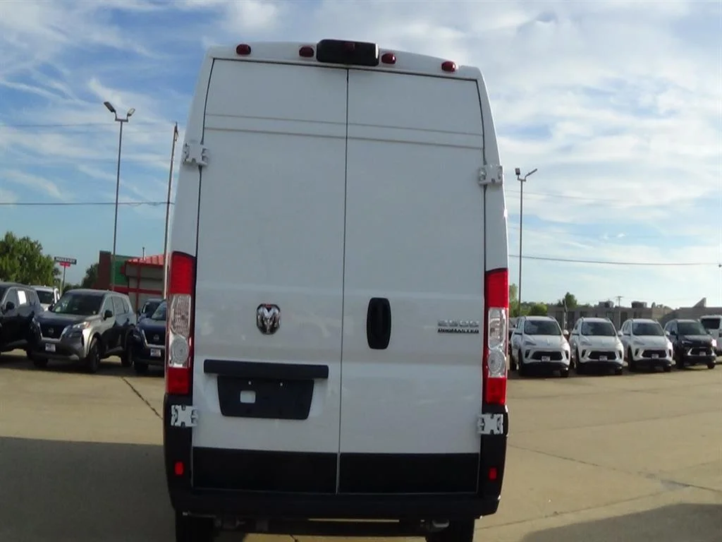 Used 2025 Bright White Clear Coat (pw7) RAM Tradesman 2500 image 7