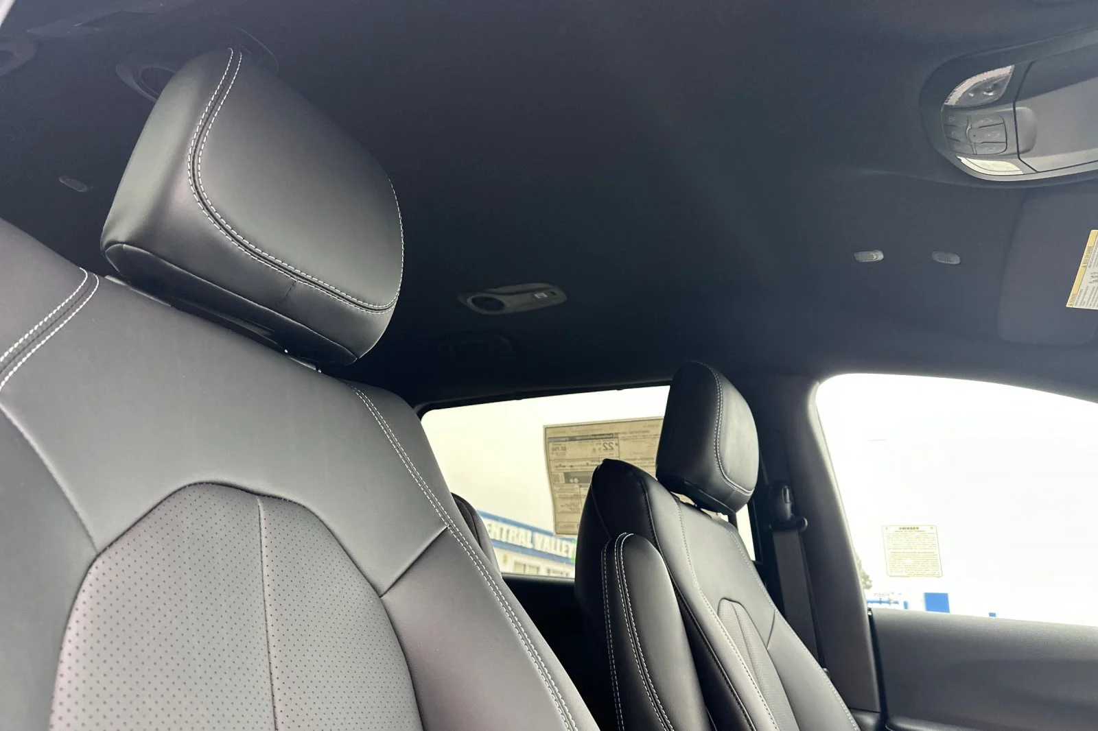 New 2026 Bright White Clear-Coat Exterior Paint Chrysler LX image 18