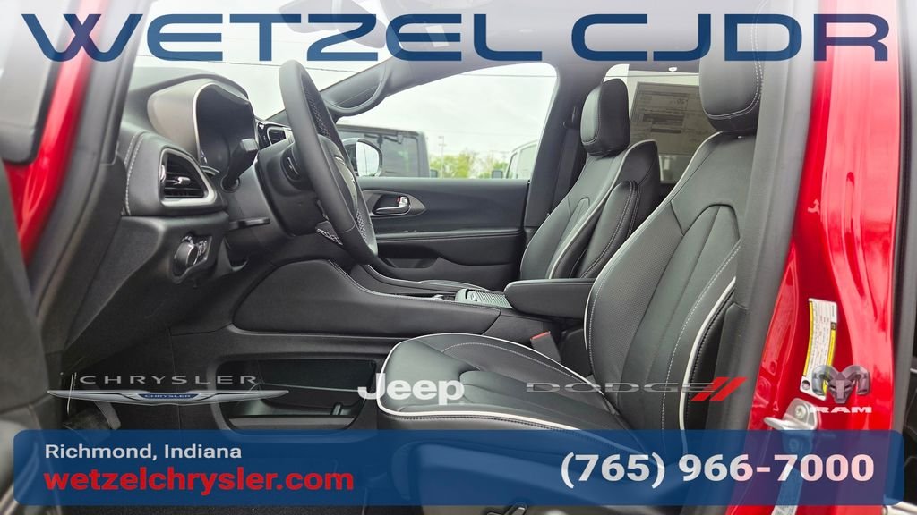 New 2027 Red Hot Pearl-Coat Exterior Paint Chrysler Limited image 15