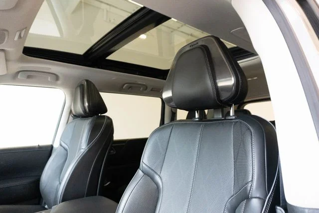 Used 2025 Silver INFINITI SENSORY image 23