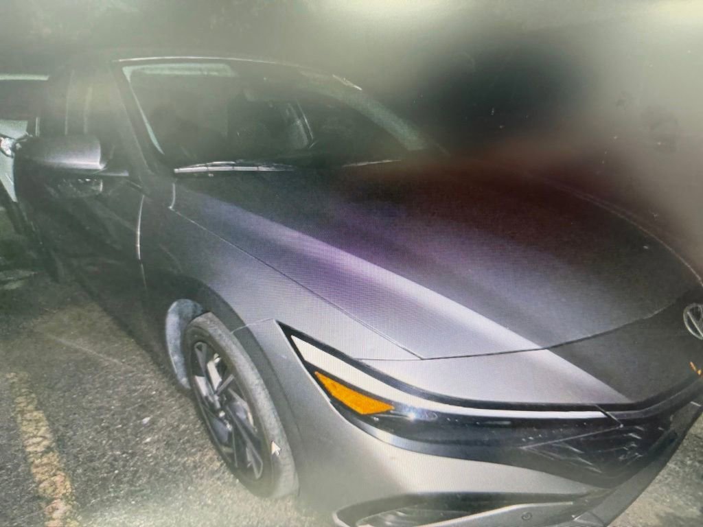 2025 Hyundai Elantra 2.0 SEL Convenience IVT's photo