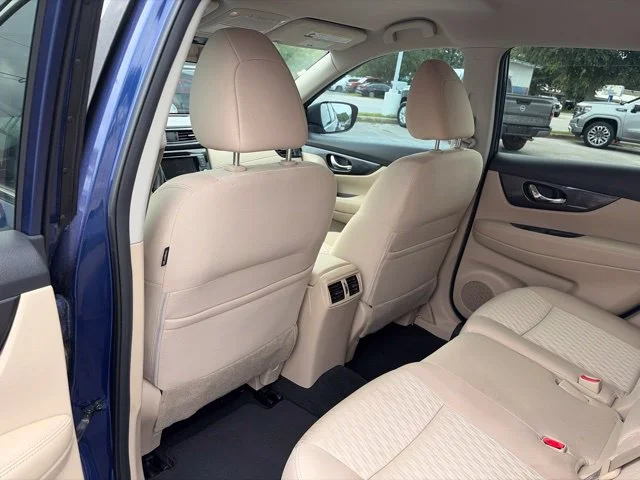 Used 2020 Blue Nissan SV image 21