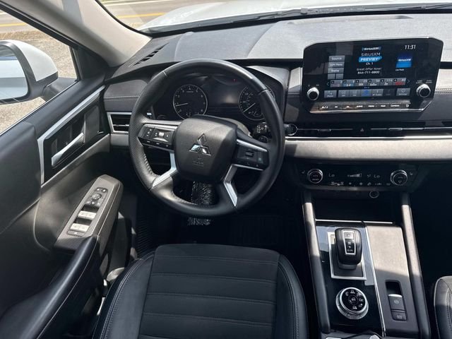Used 2024  Mitsubishi SE image 20