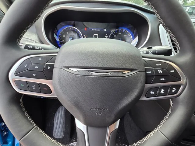 New 2027 Hydro Blue Pearl-Coat Exterior Paint Chrysler Select image 15