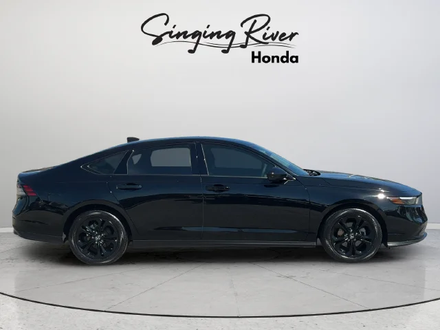 Used 2025 Black Honda SE image 8