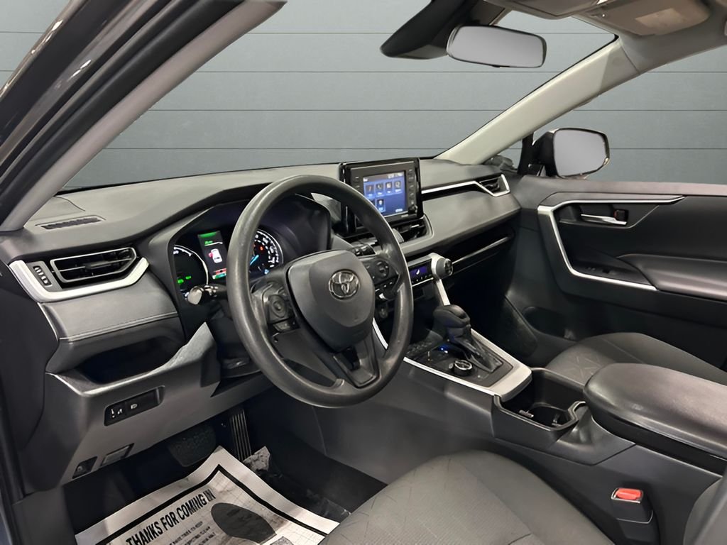 2022 Toyota RAV4 XLE - Photo 21