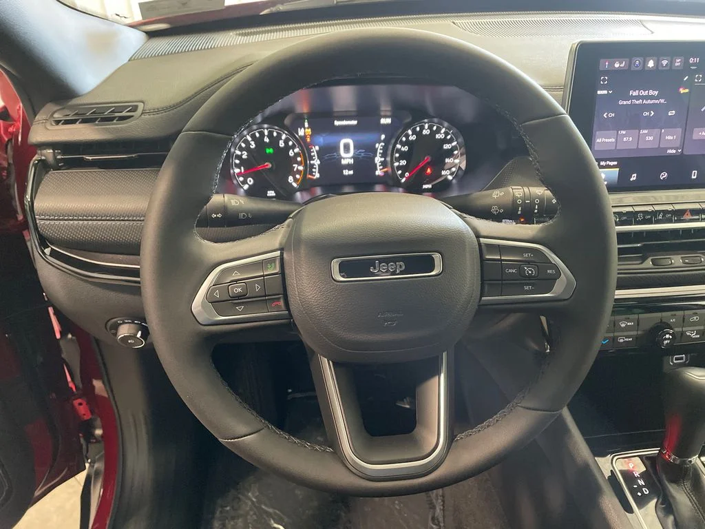 New 2026 Red Hot Pearlcoat Jeep Latitude Altitude image 13