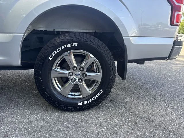 Used 2018 Silver Ford XLT image 33
