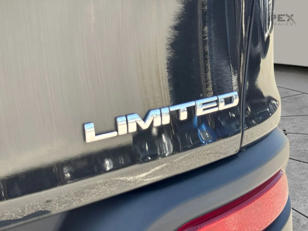 Used 2015 Black Jeep Limited image 23