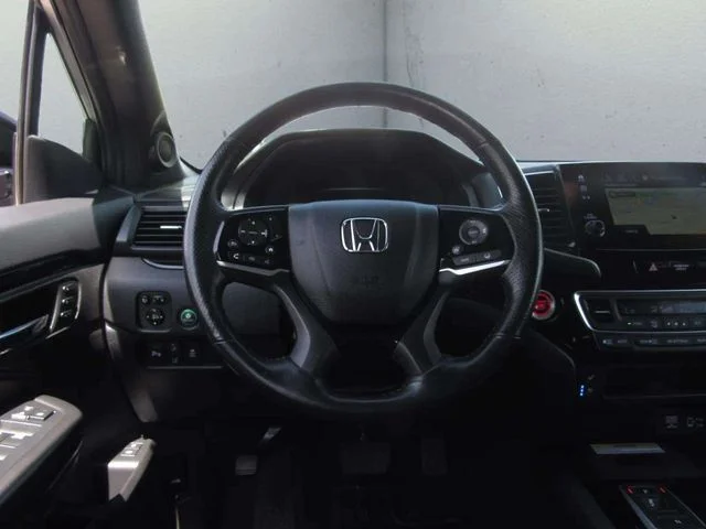 Certified Used 2021 Lunar Silver Metallic Honda Elite image 26