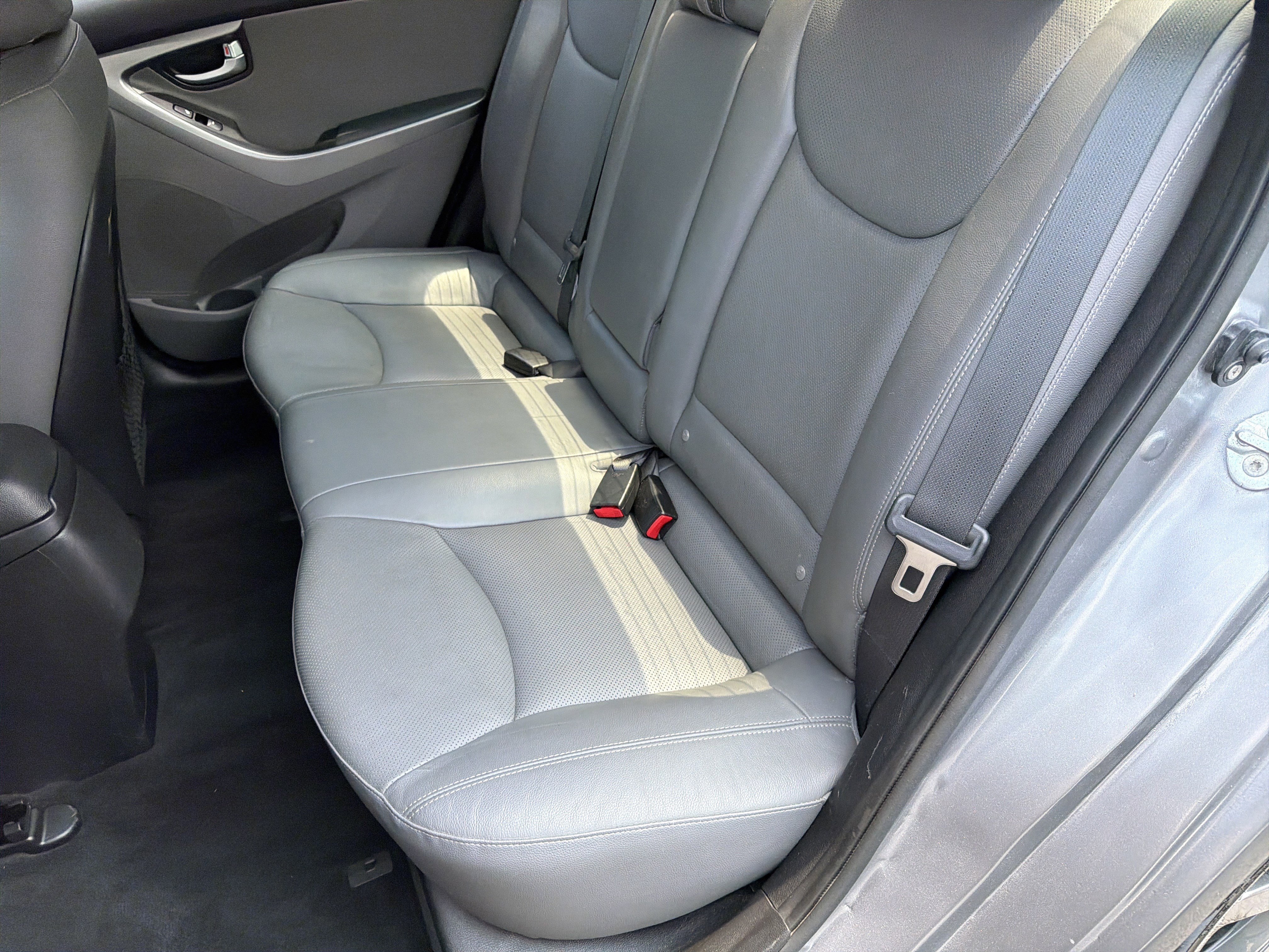 Used 2014 Titanium Gray Metallic Hyundai Limited image 24