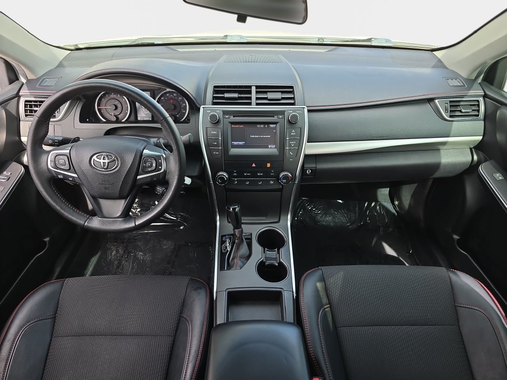 Used 2017  Toyota SE image 10