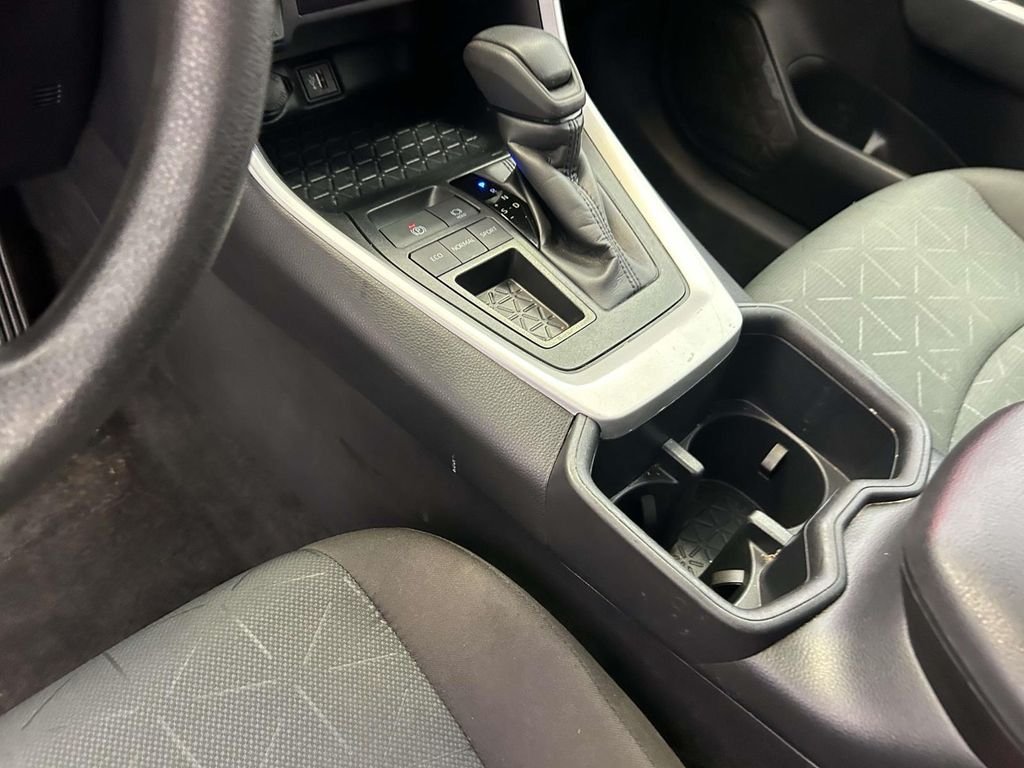 Used 2025 White Toyota XLE image 19
