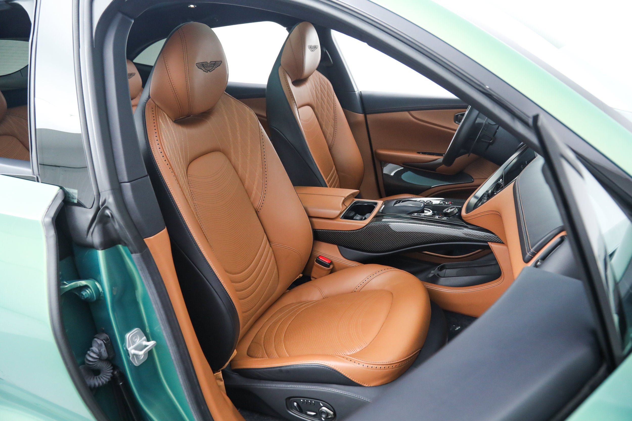 Used 2023 Green Aston Martin 707 image 16