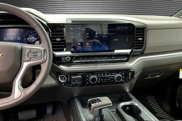 2025 Chevrolet Silverado 1500 LTZ - Photo 6