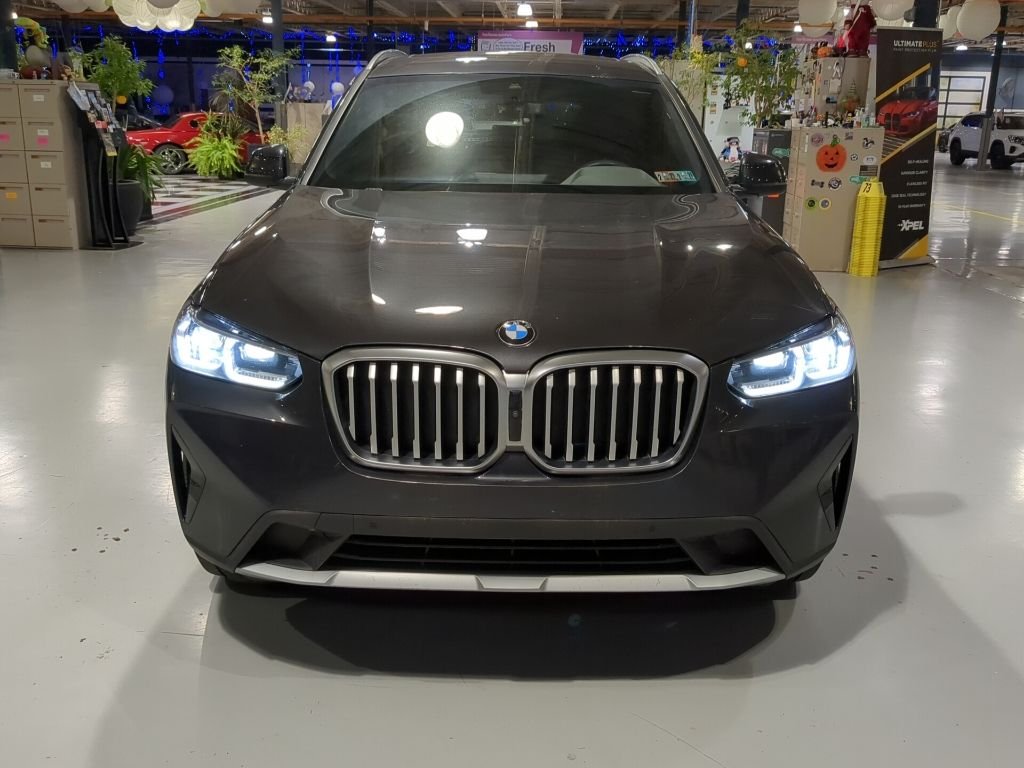 Certified Used 2024 Gray BMW xDrive30i image 3