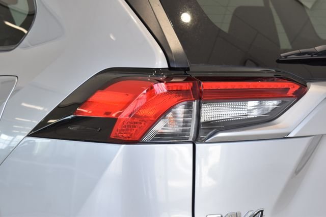 Certified Used 2020 Silver Toyota LE image 7