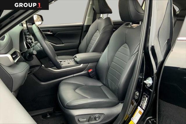 Certified Used 2021 MIDNIGHT BLACK METALLIC Toyota  image 9