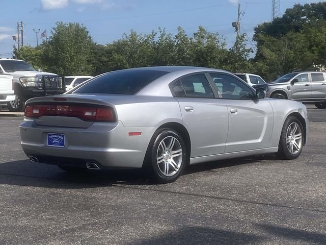 Used 2013 Silver Dodge SE image 3