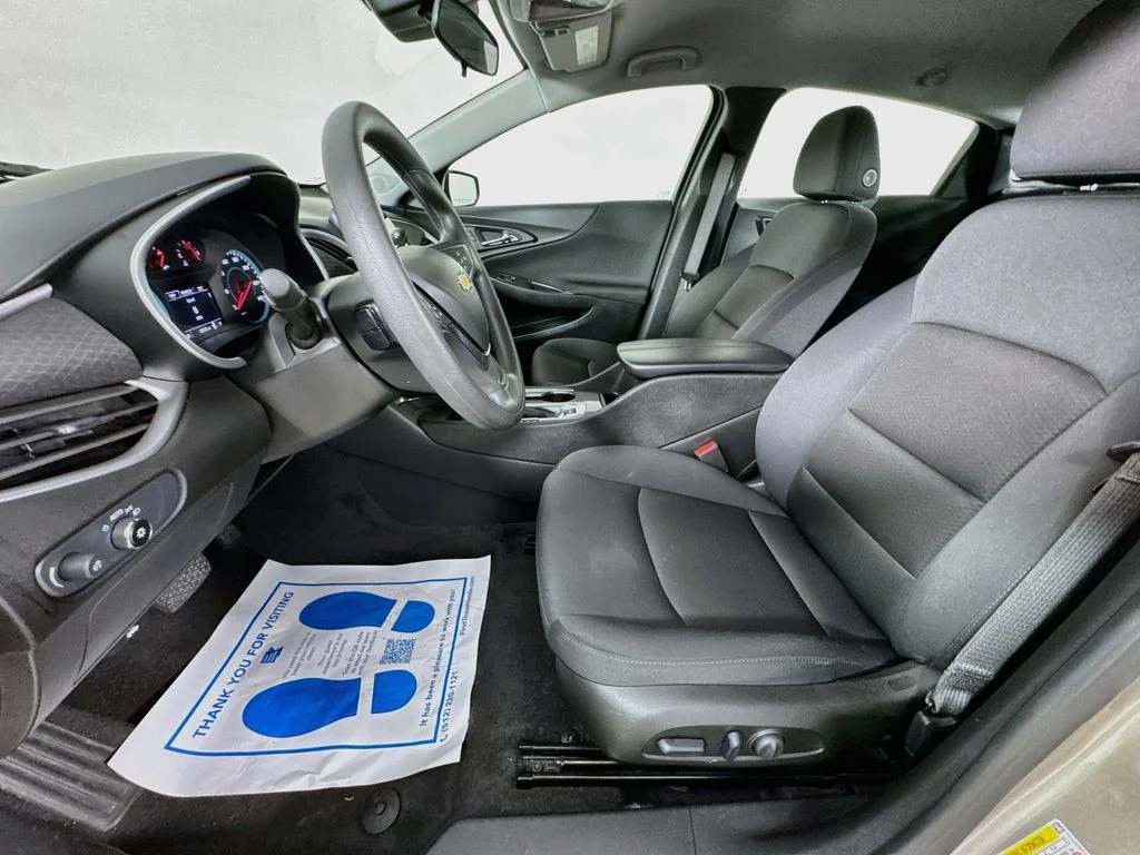 Used 2025 Gray Chevrolet LT image 25