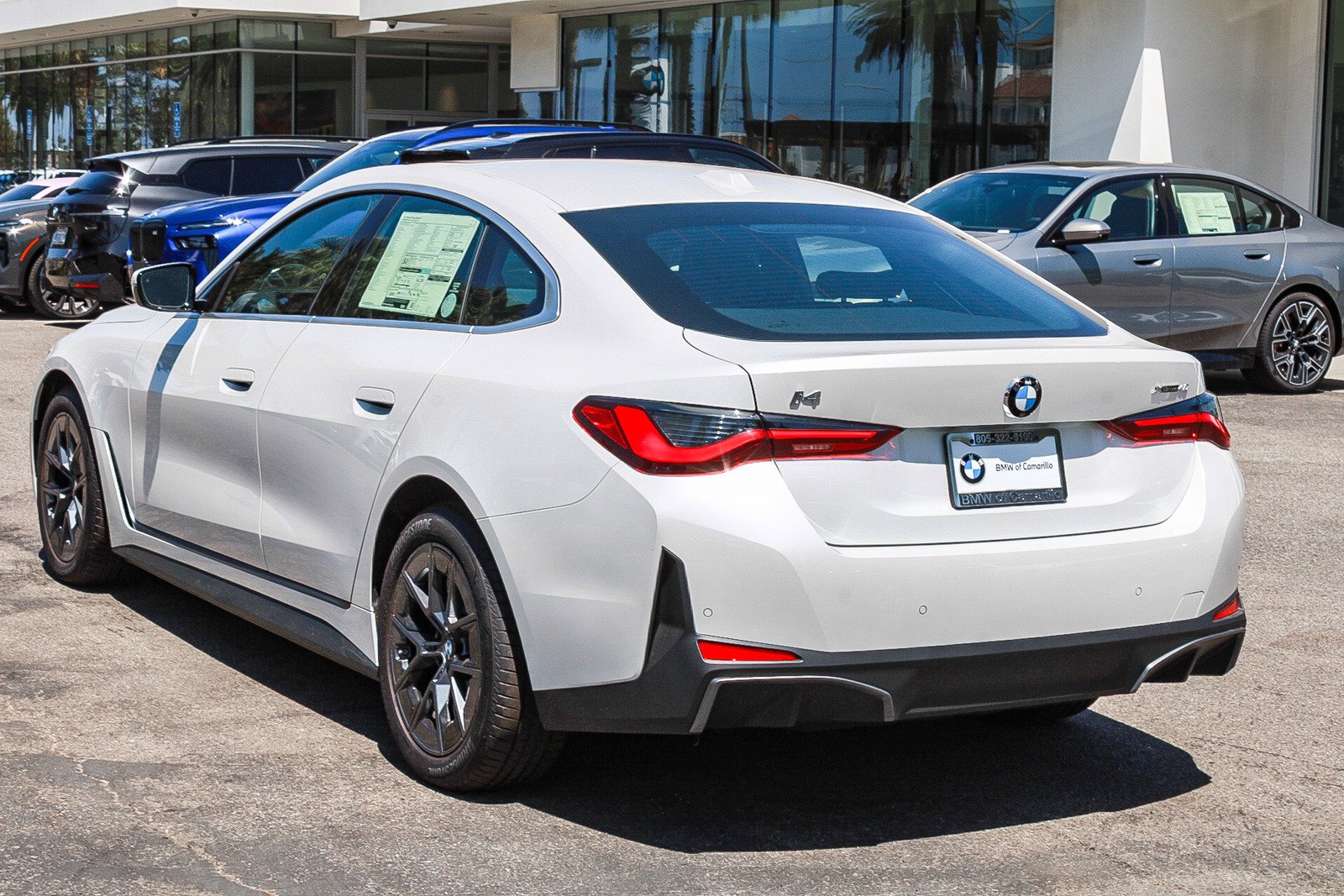 New 2026 Mineral White Metallic BMW xDrive40 image 4