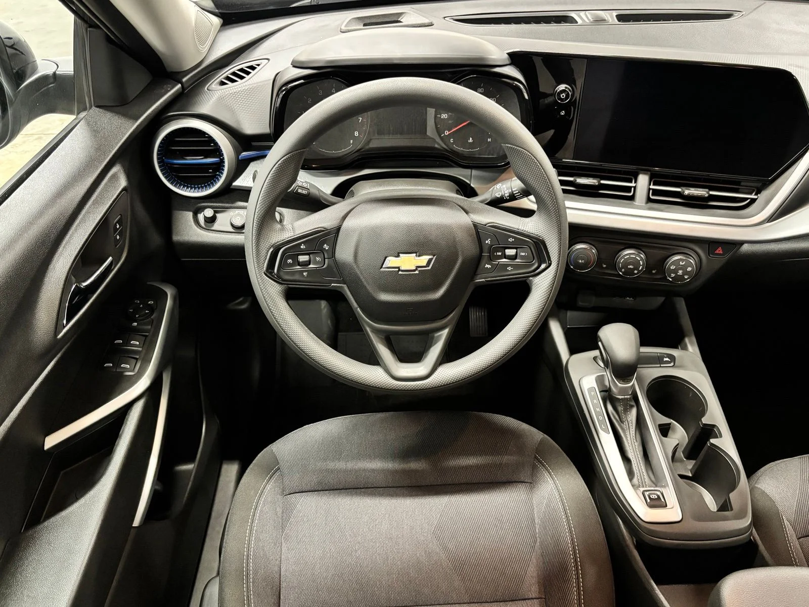 Used 2025 Black Chevrolet LS image 12