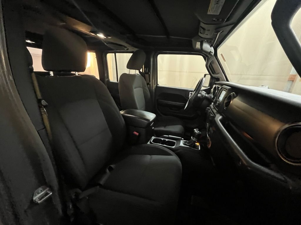 Used 2018 Gray Jeep Unlimited Sport image 13