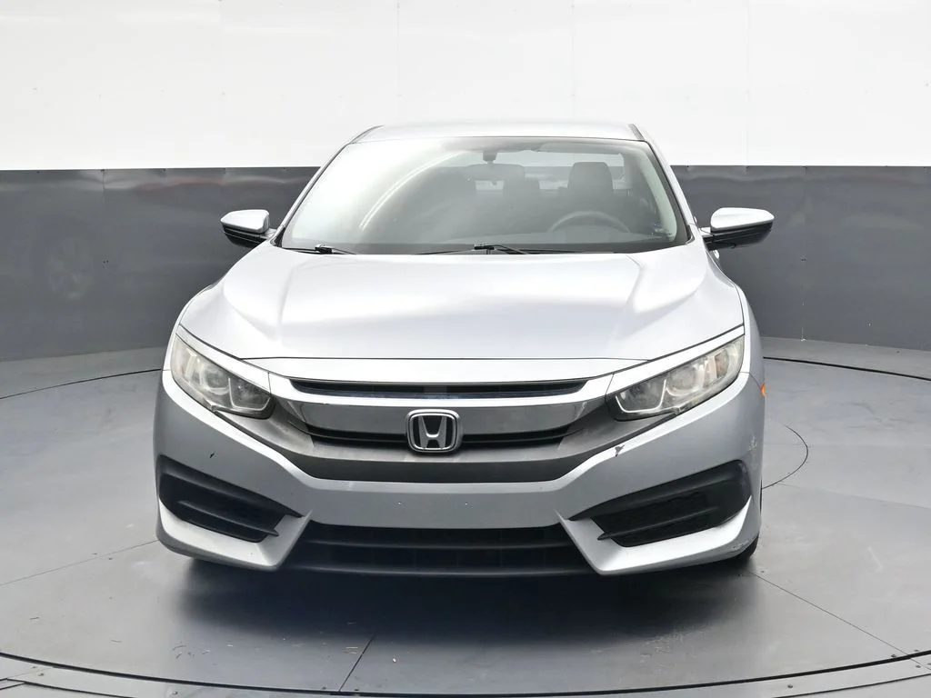Used 2018  Honda LX image 12