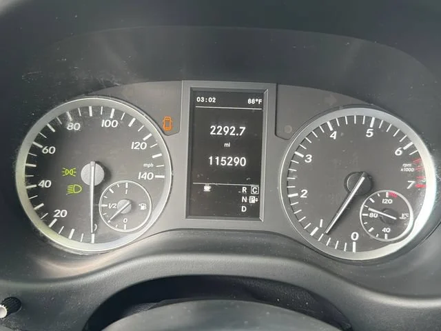 Used 2018 White Mercedes-Benz NA image 24