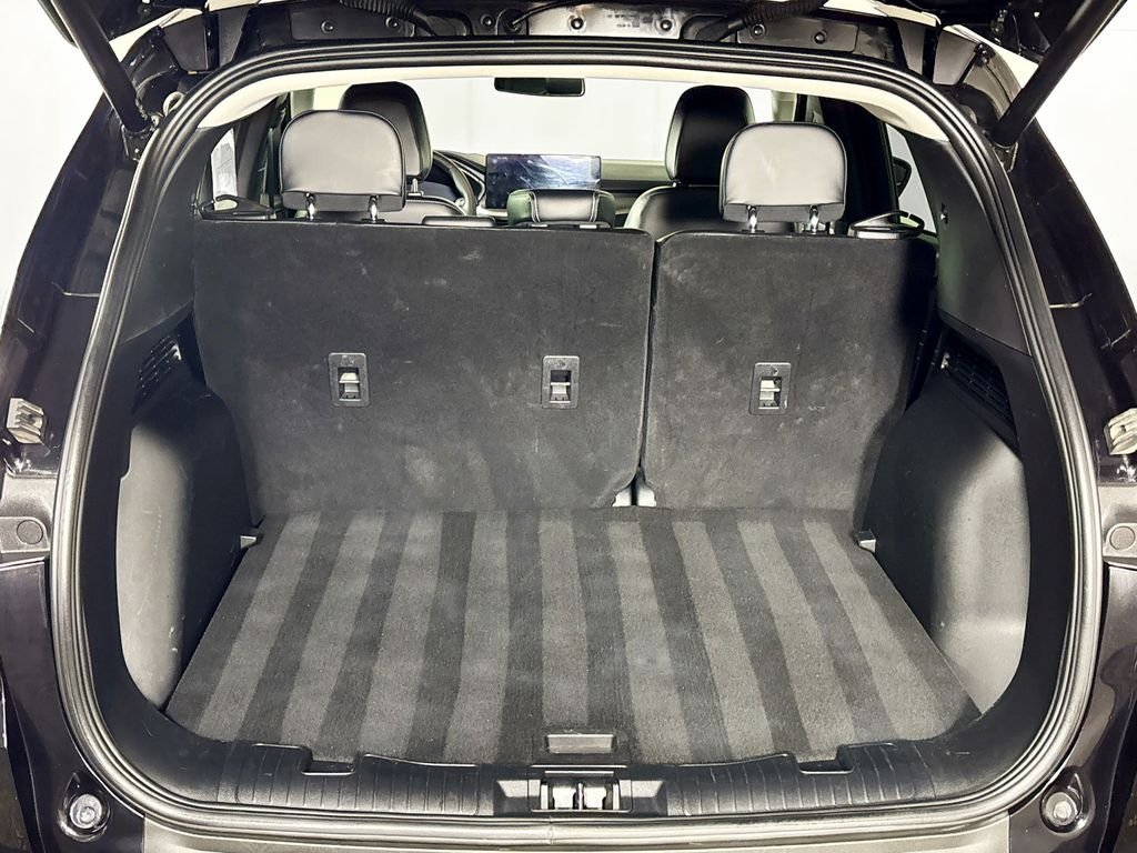 Used 2025 Black Ford Platinum image 21