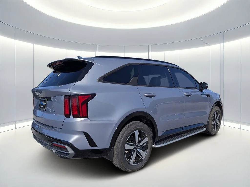 Used 2023 Silver Kia SX image 4