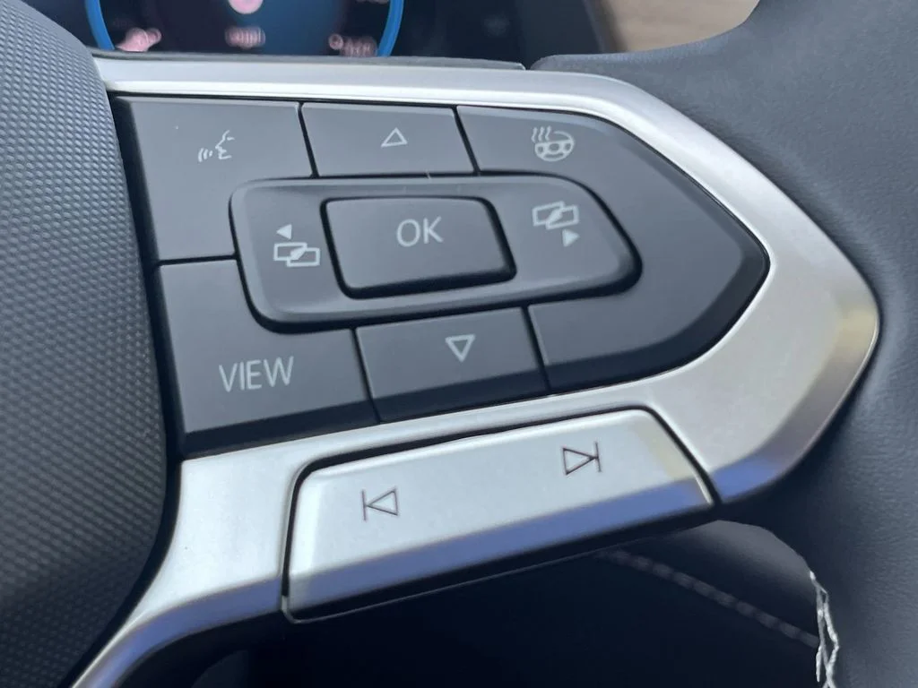 New 2026 Green Volkswagen 2.0T SE w/Technology image 32