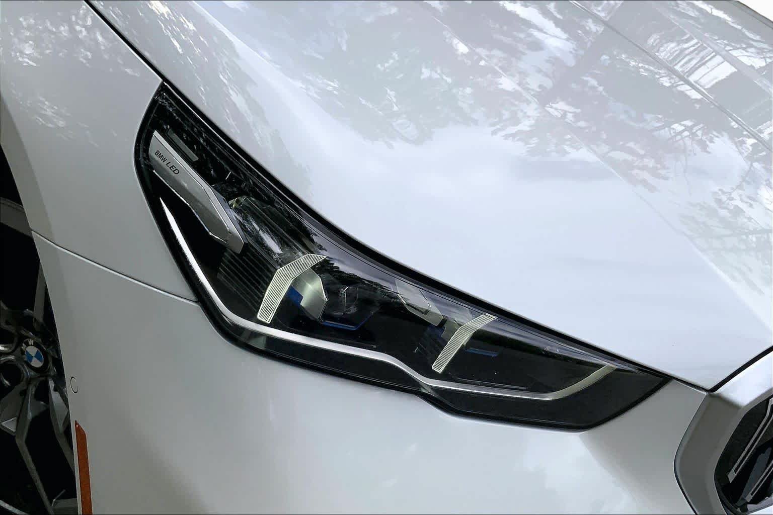 Used 2026 Mineral White Metallic BMW 530i xDrive image 26