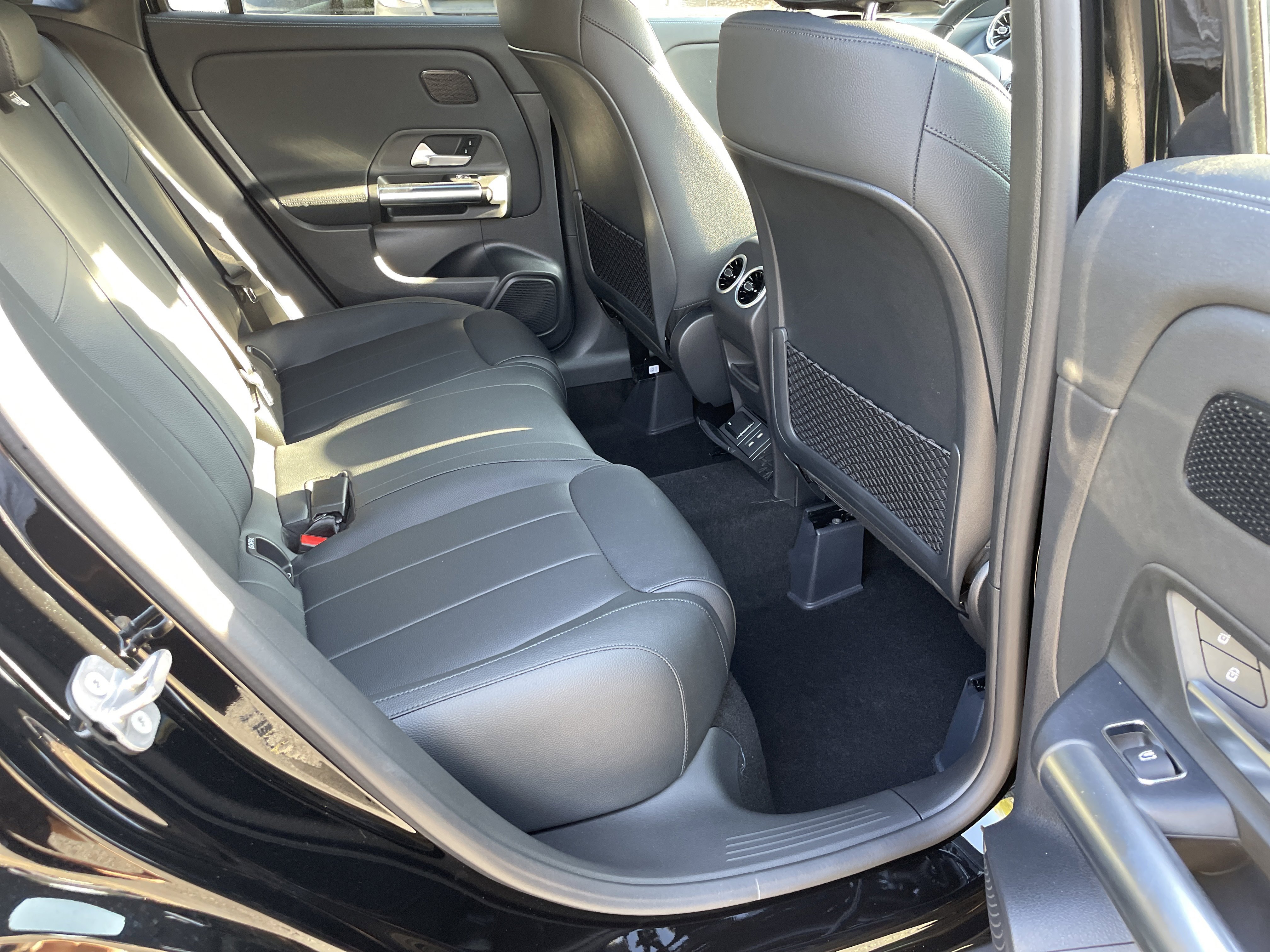 New 2026 Night Black Mercedes-Benz GLA 250 SUV image 39