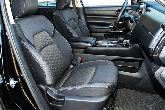 Used 2023 Black Nissan SV image 25