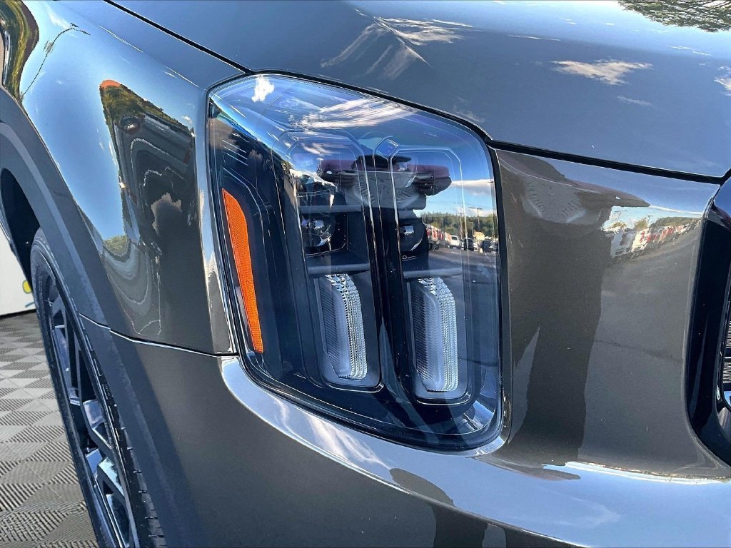 Used 2024 Green Kia EX X-Line image 34