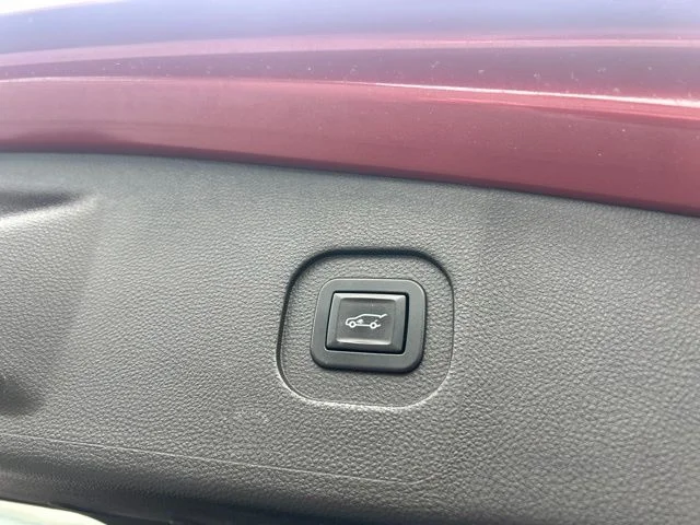 Used 2014 Red GMC Denali image 22