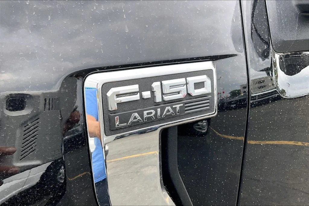 New 2026 Agate Black Metallic Ford Lariat® image 31