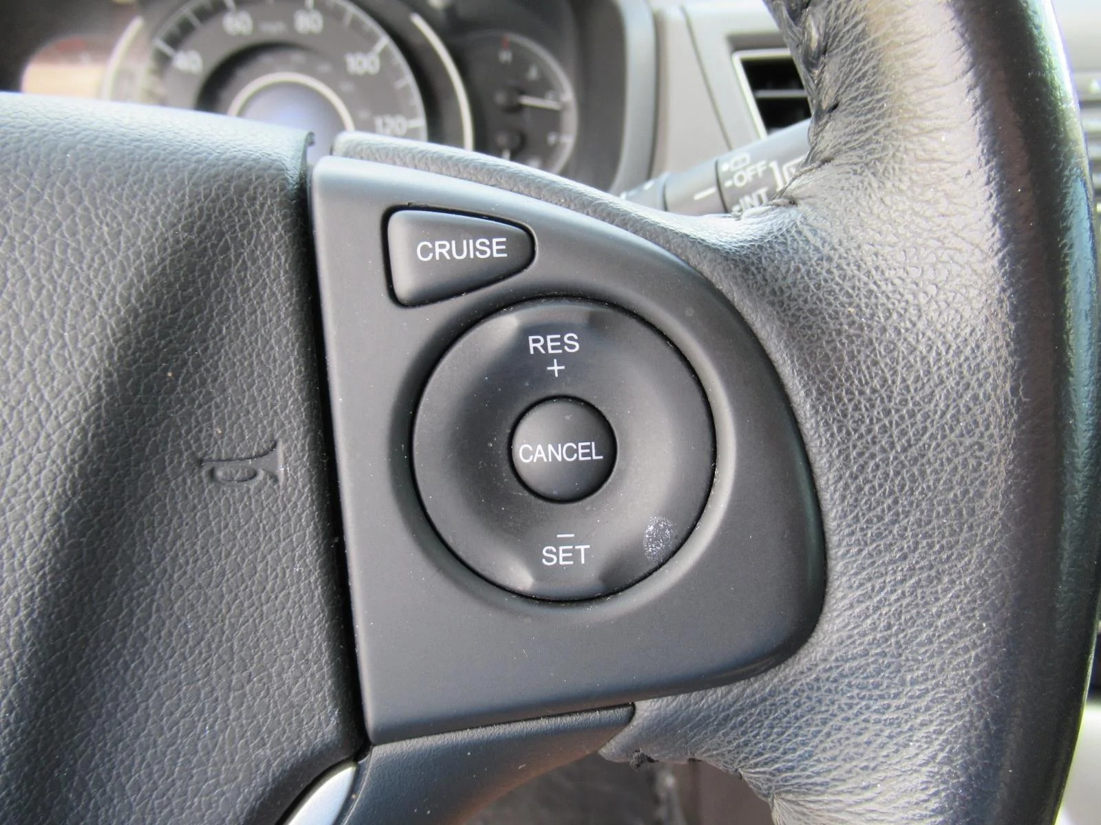 Used 2014 White Honda EX-L image 24