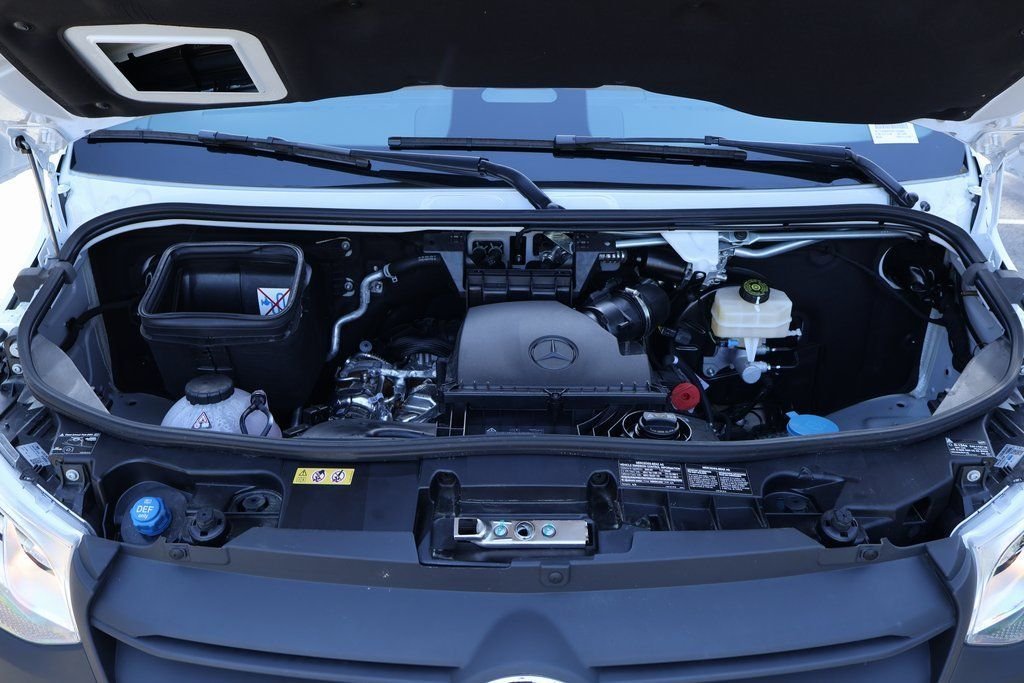New 2025 Arctic White Mercedes-Benz Cargo 144 WB image 9