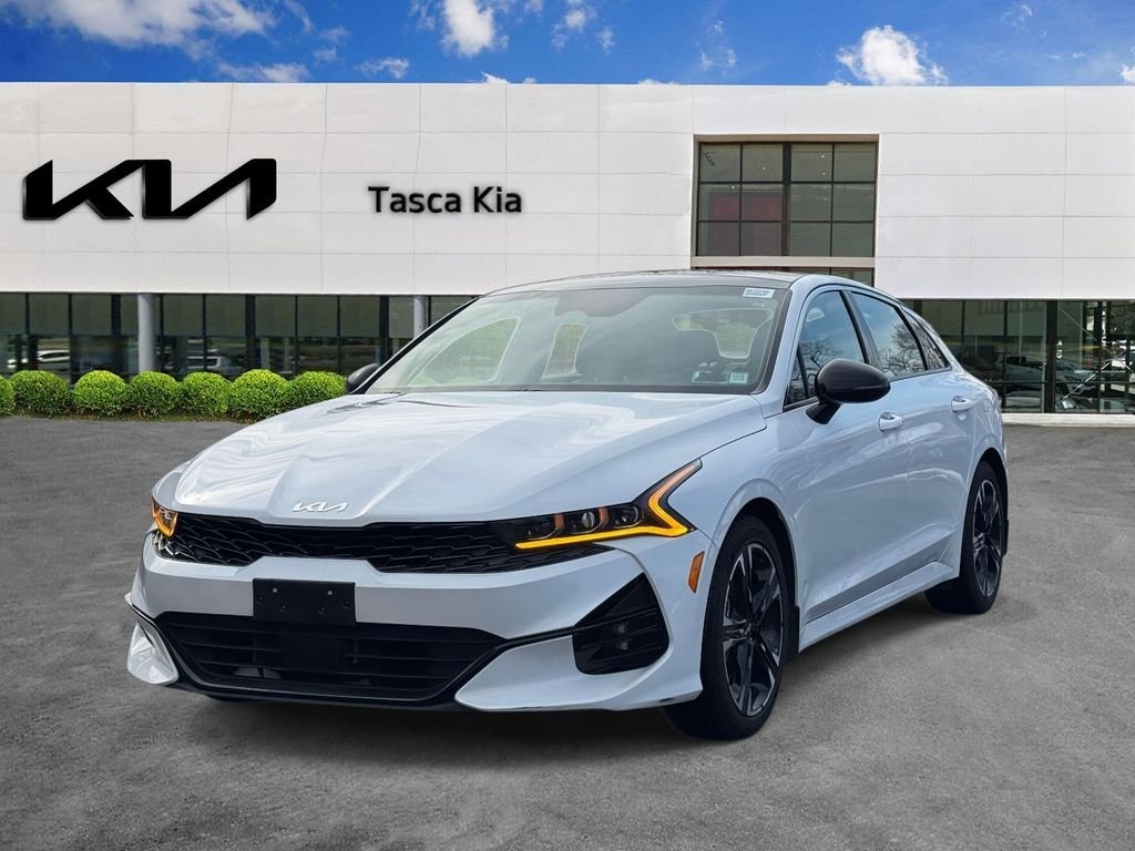 Used 2023 White Kia GT-Line image 3