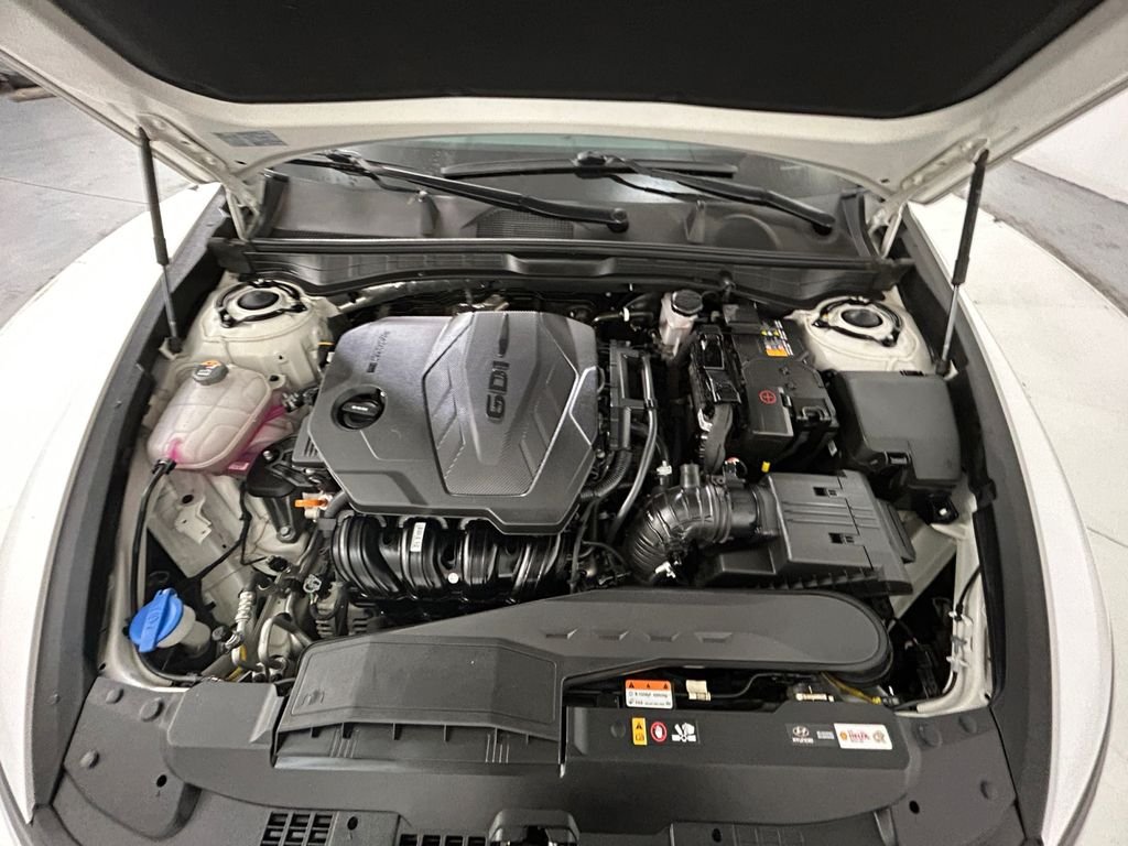 Used 2024 White Hyundai SEL image 21